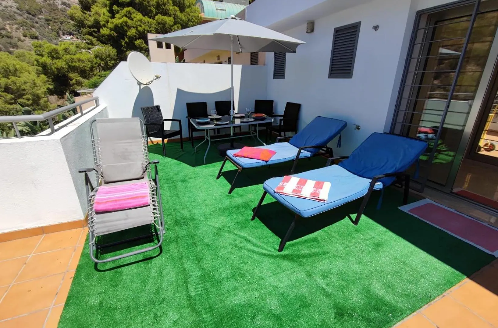 Villa Aguilas Club Guest House Málaga
